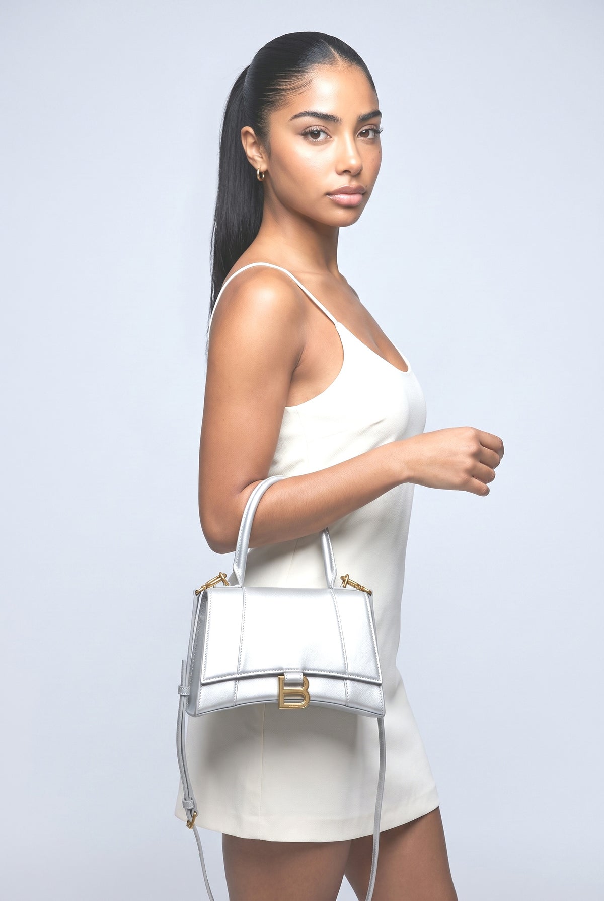 Versatile Single-Shoulder Handbag, worn, shown to scale