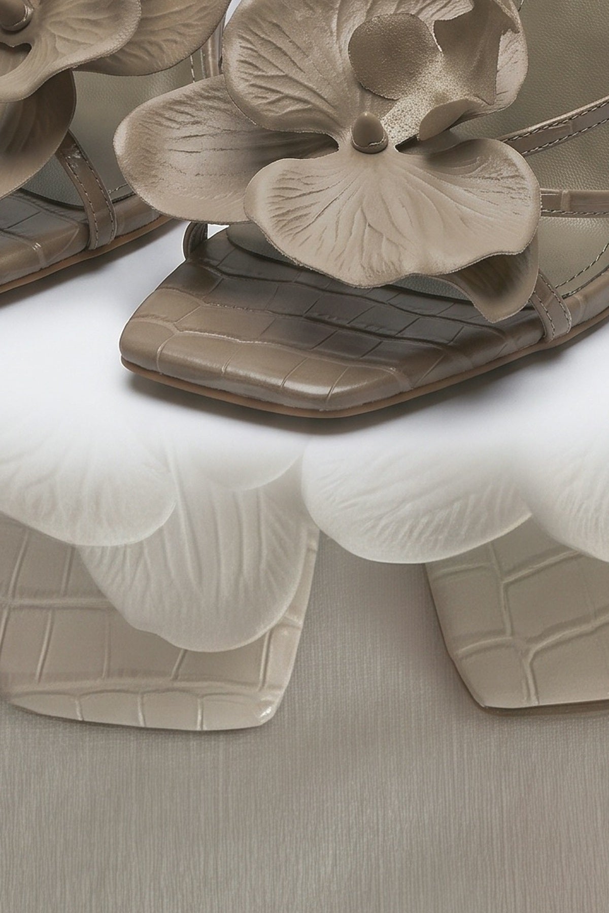 Flower High-heel Slippers, fabric detail