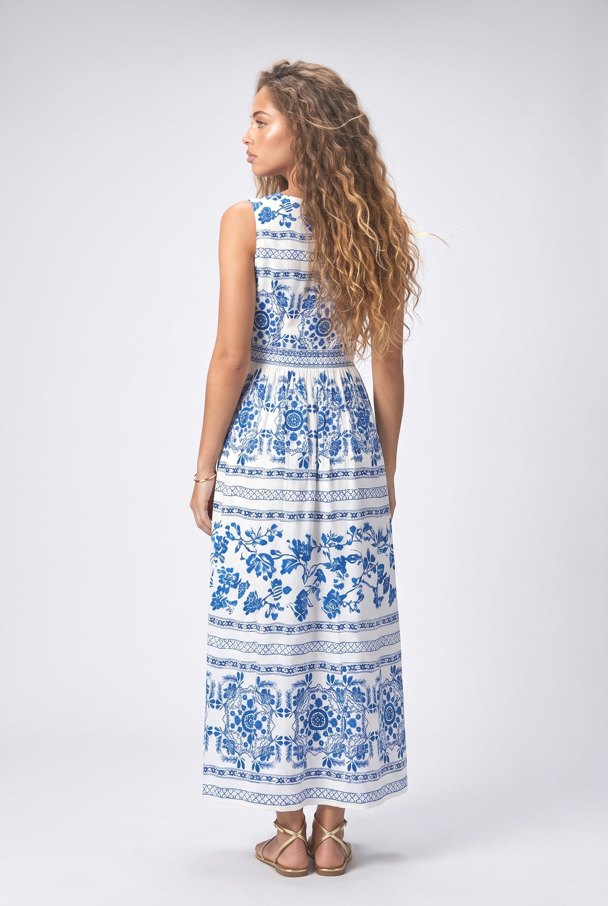 V-Neck Outfit Set, back view