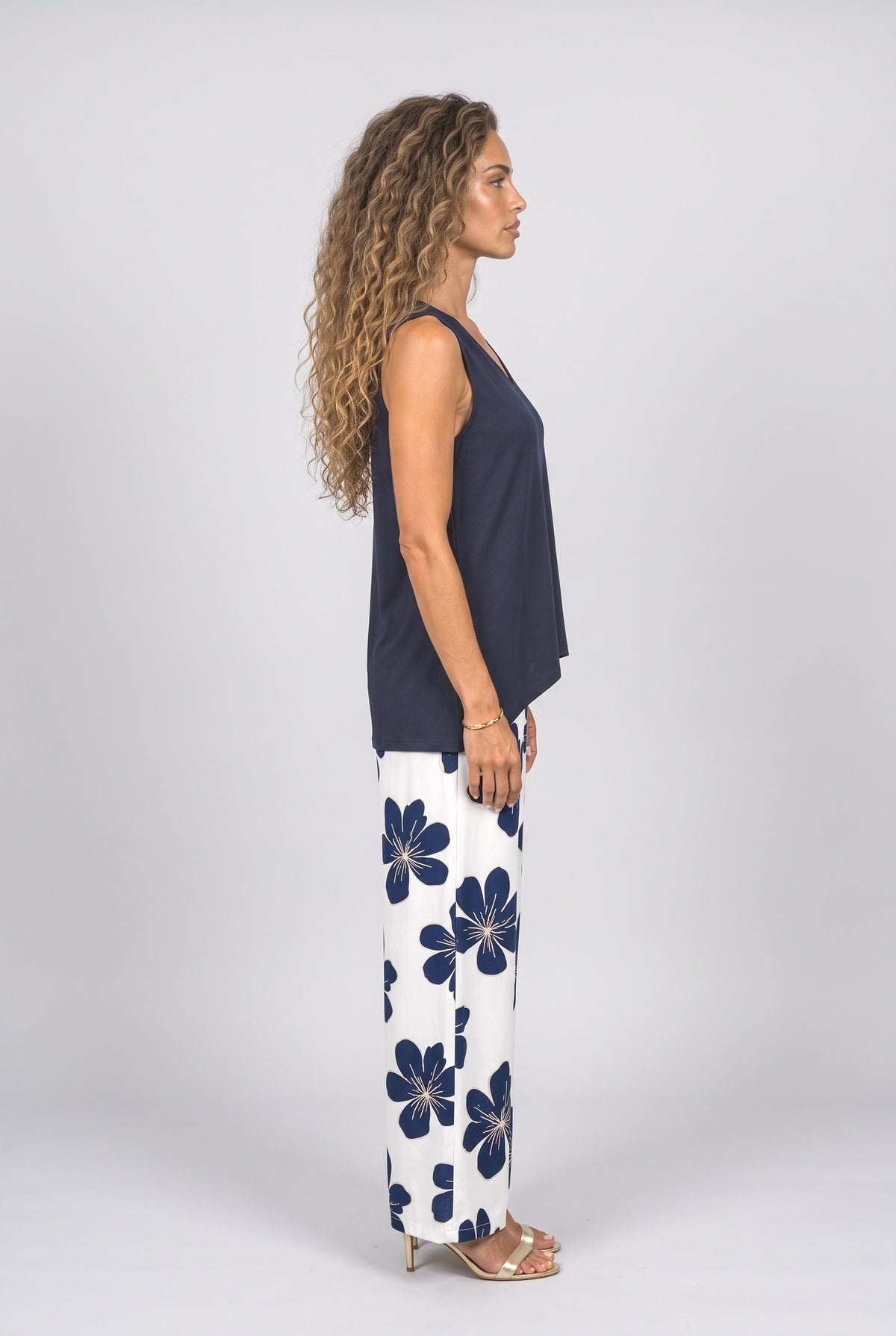 V-Neck Print Sleeveless Two Piece Outfit, back view