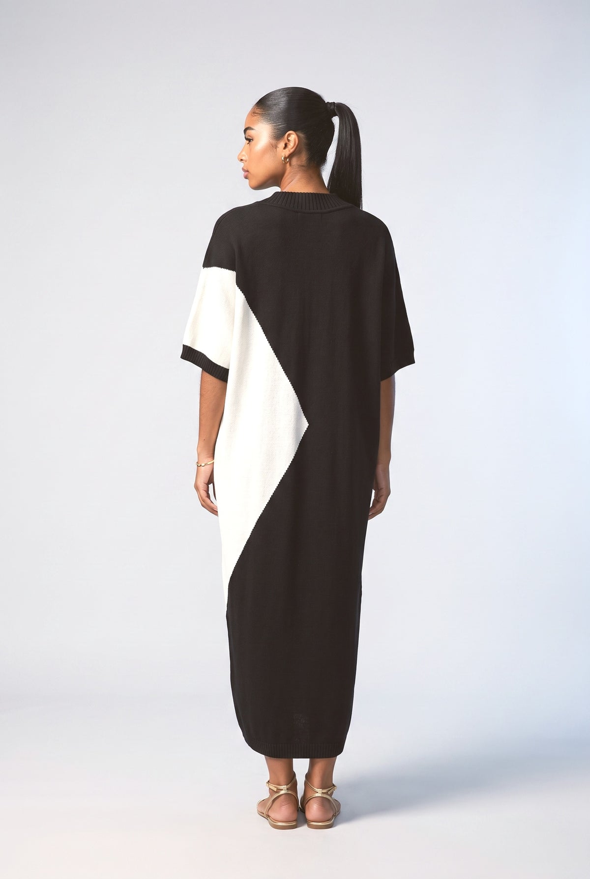 Black Colorblock Knit V-Neck Relaxed Maxi Dress, back view