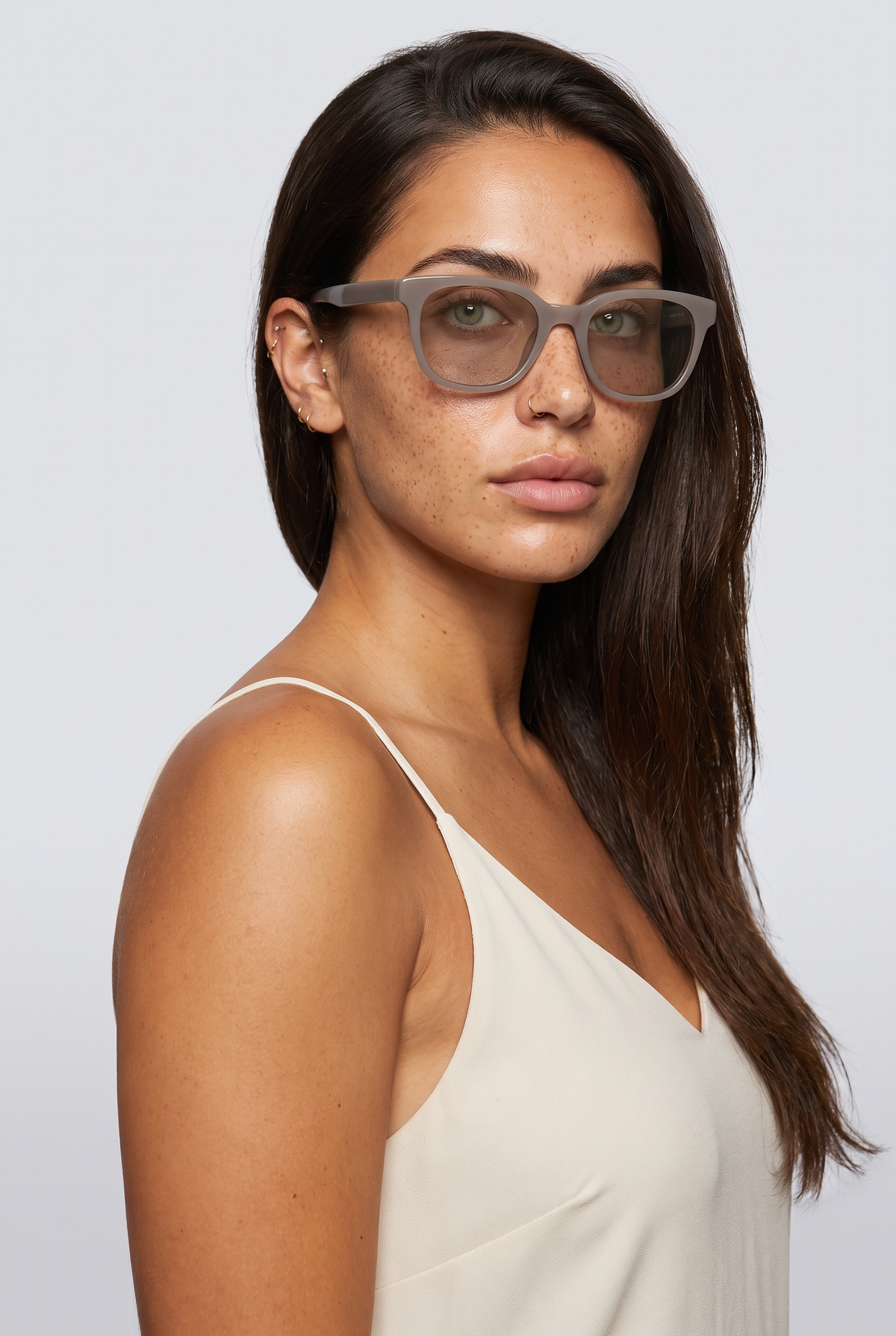 Sunglasses Women, worn, shown to scale