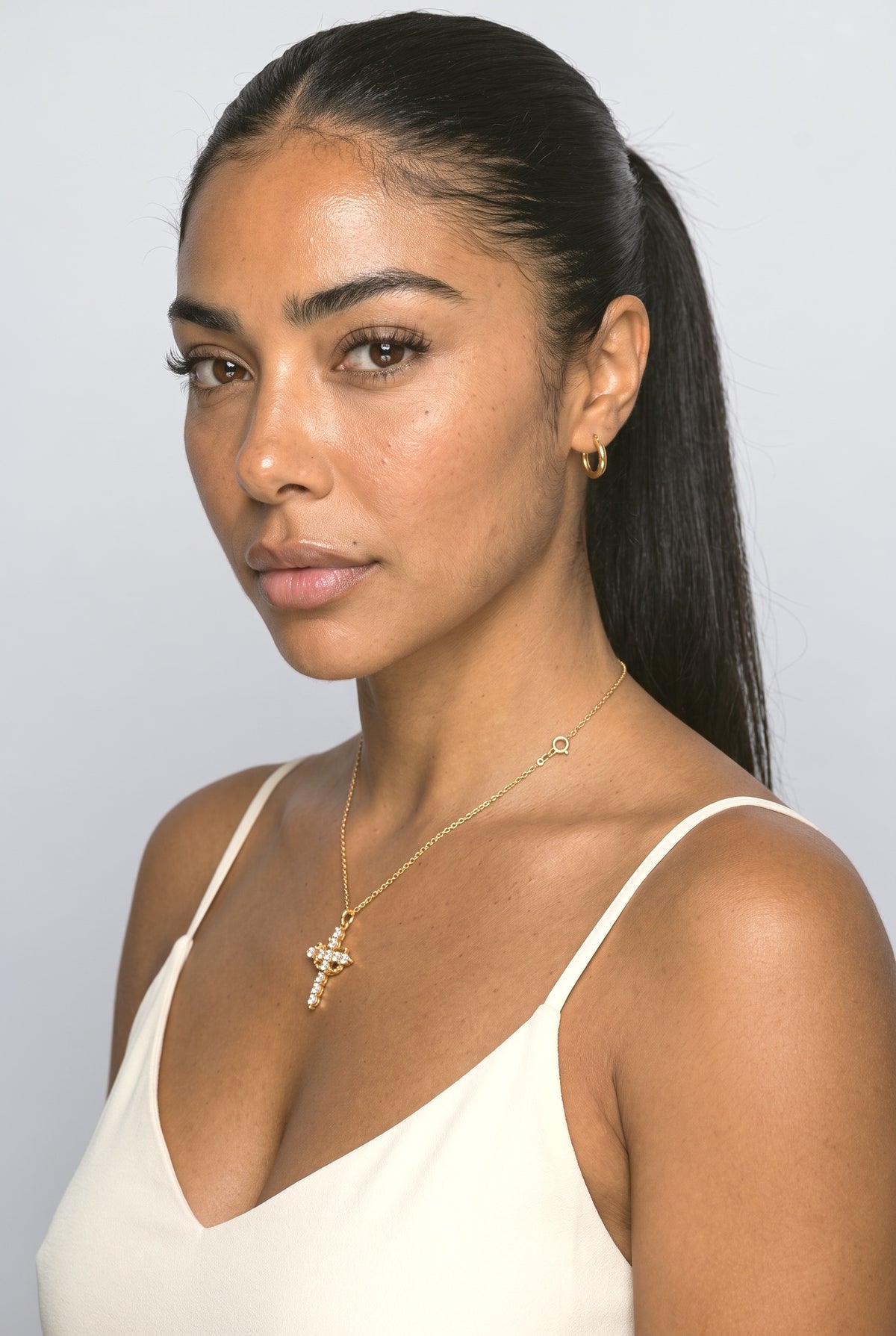 Pendant Necklace, worn, shown to scale