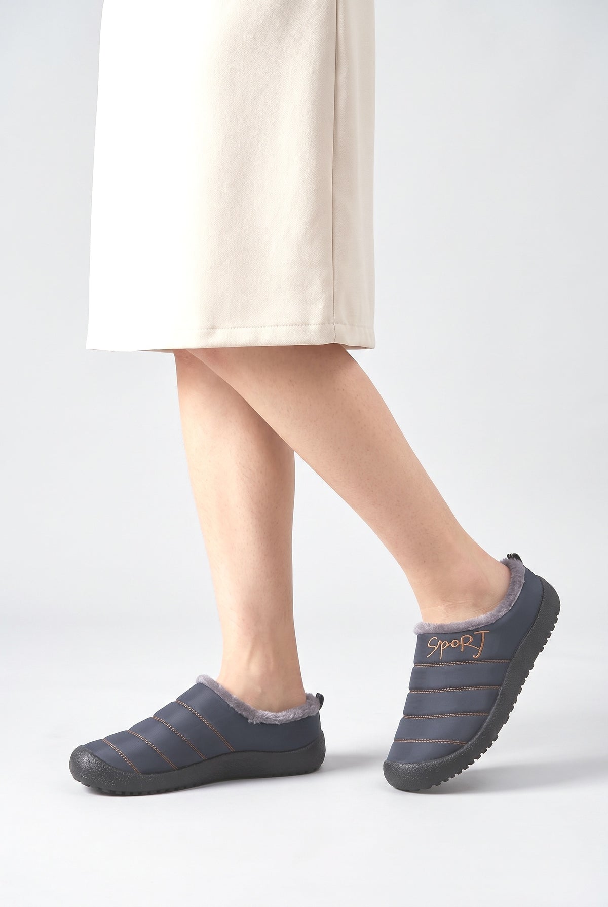 Casual Shoes Women, worn, shown to scale