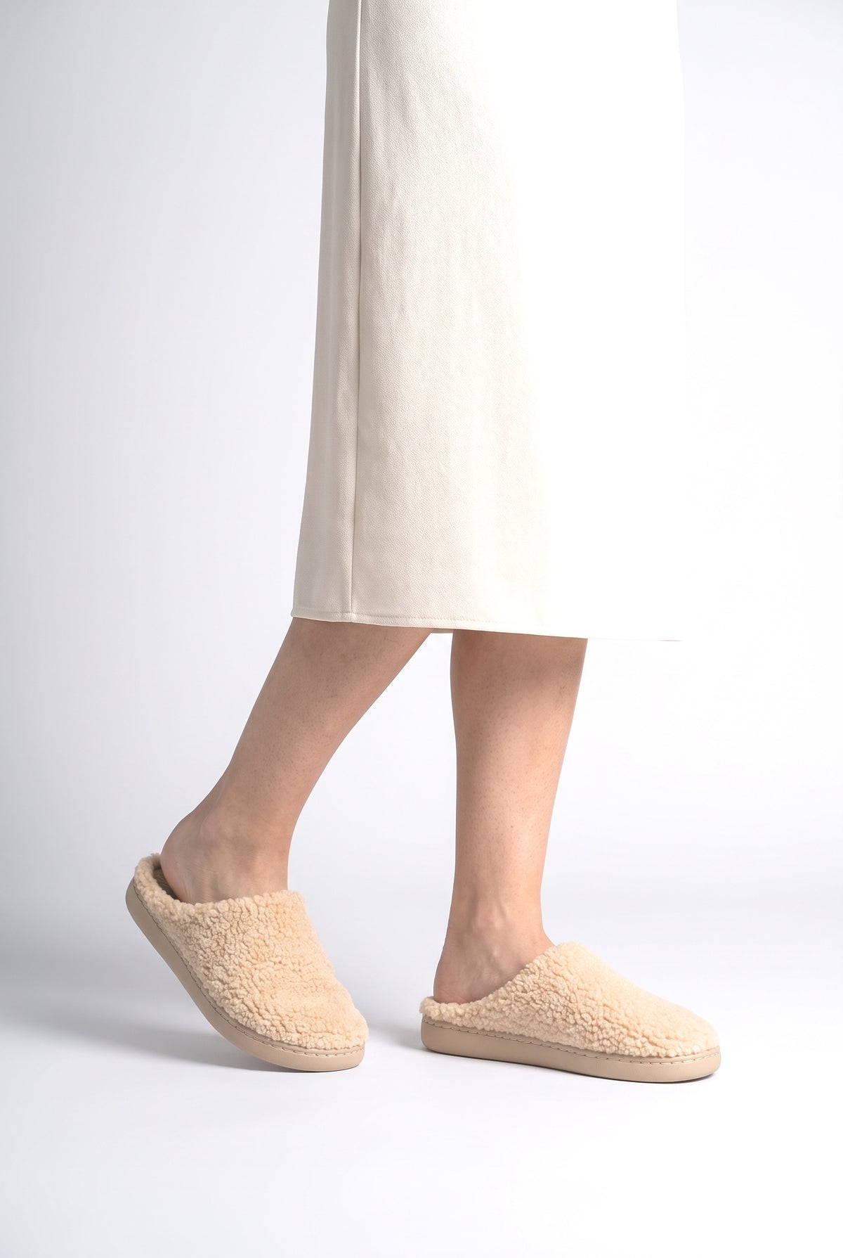 Casual Shoes Women, worn, shown to scale