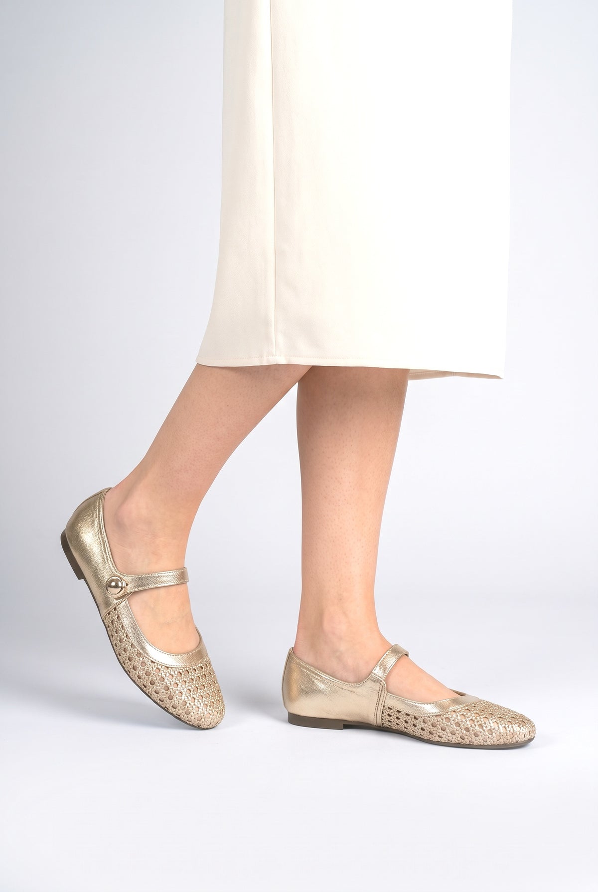 Ballet Flats, worn, shown to scale