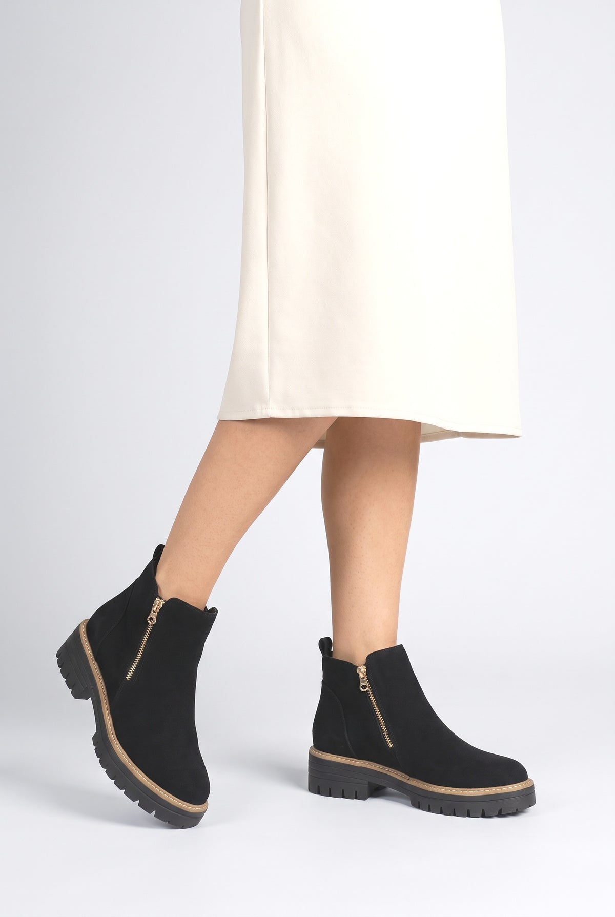 Chelsea Boots, worn, shown to scale