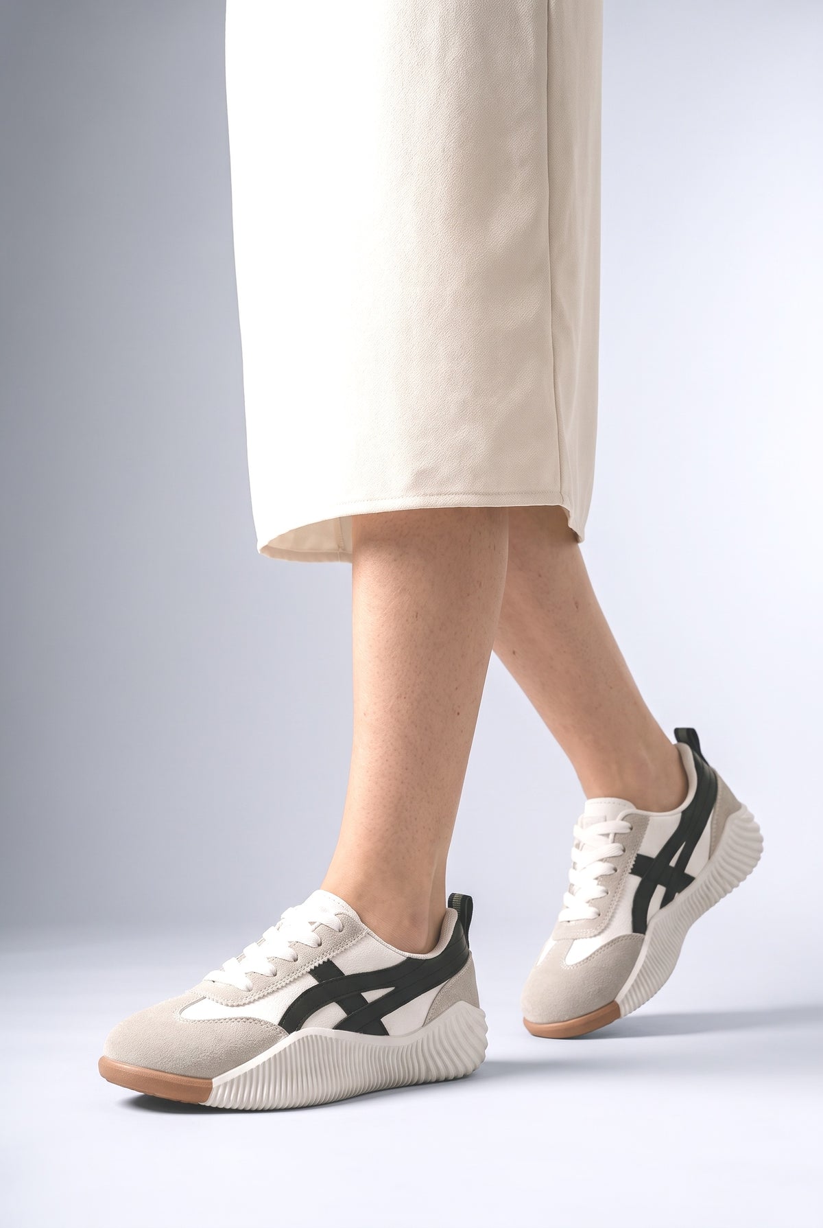 Chunky Sneakers, worn, shown to scale