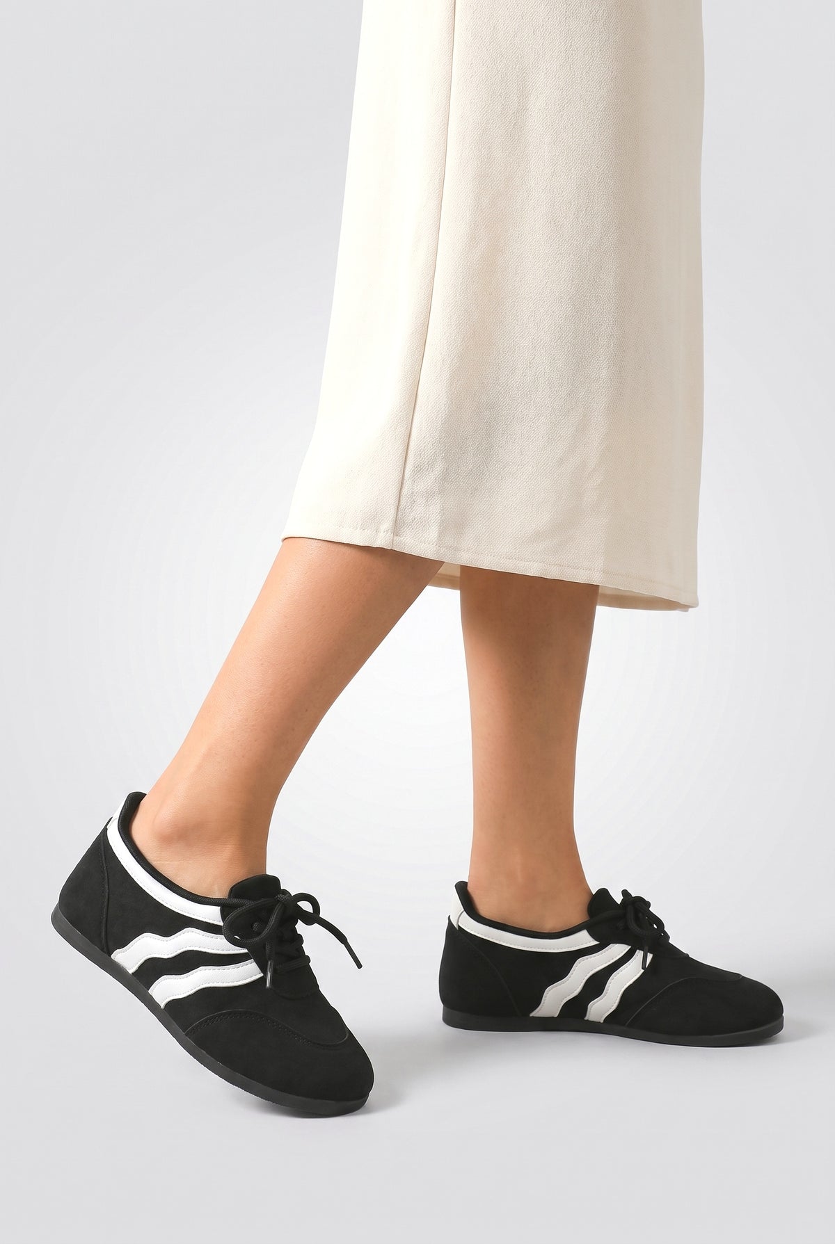 Chunky Sneakers, worn, shown to scale
