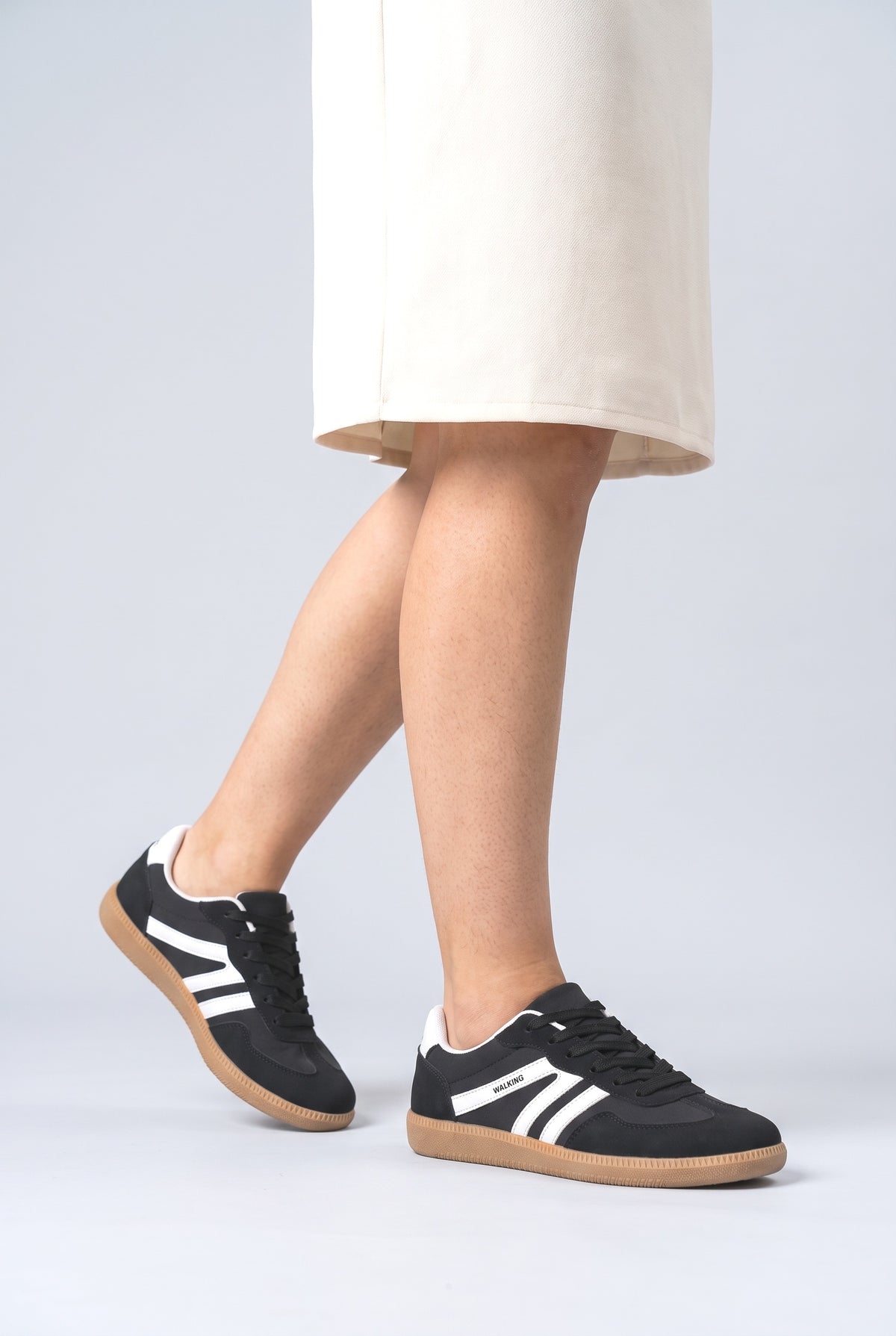Chunky Sneakers, worn, shown to scale