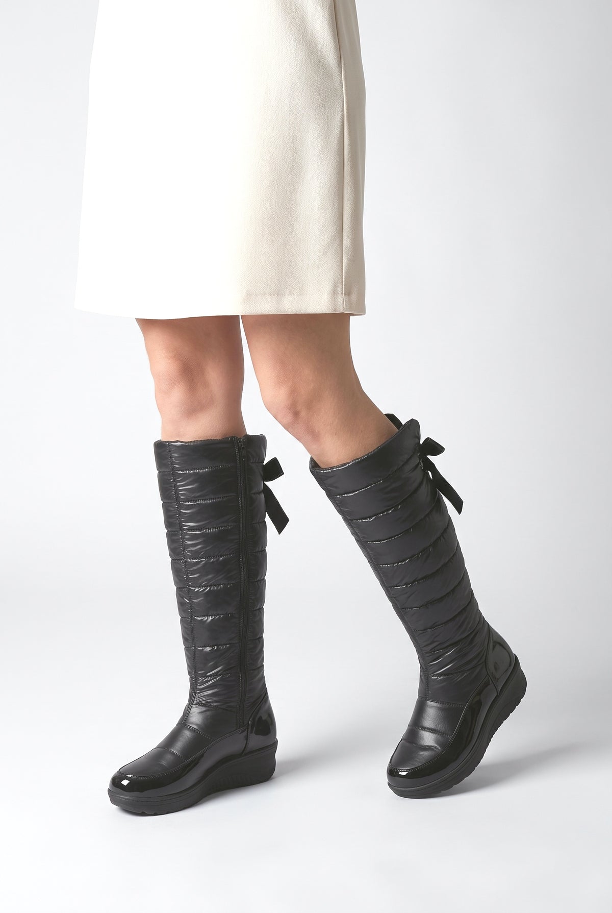 Women's Boots, worn, shown to scale