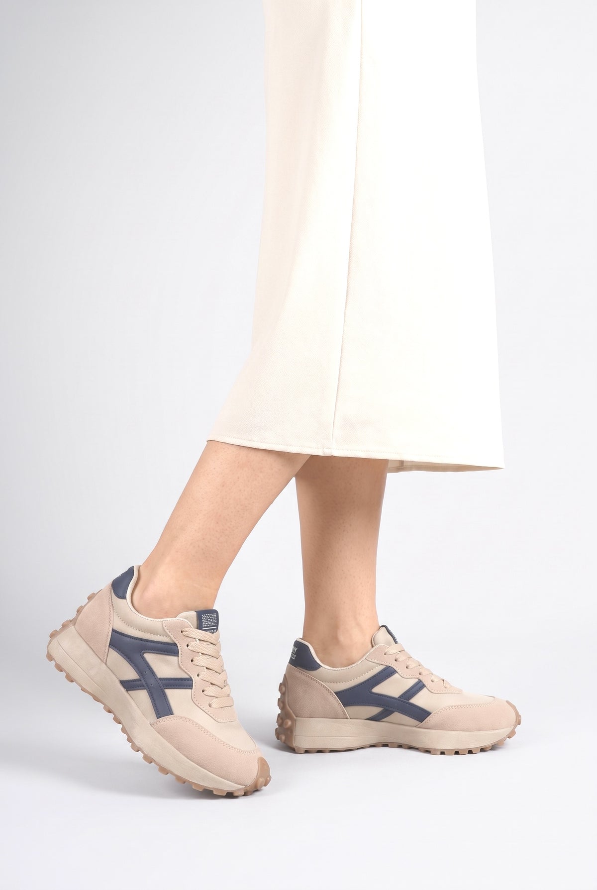Chunky Sneakers, worn, shown to scale