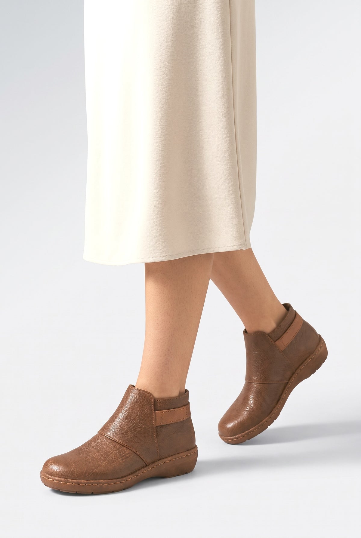 Women's Boots, worn, shown to scale