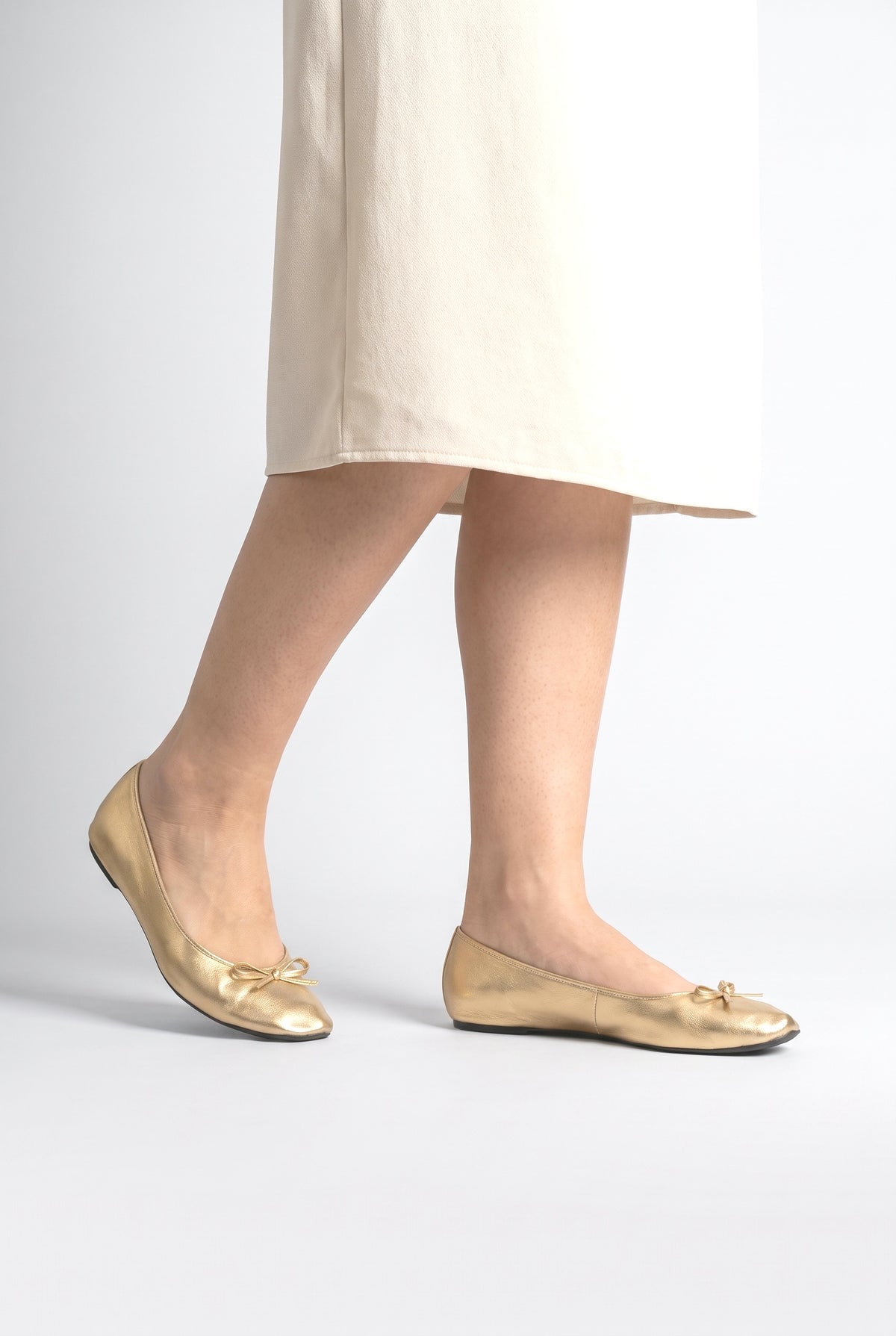 Ballet Flats, worn, shown to scale