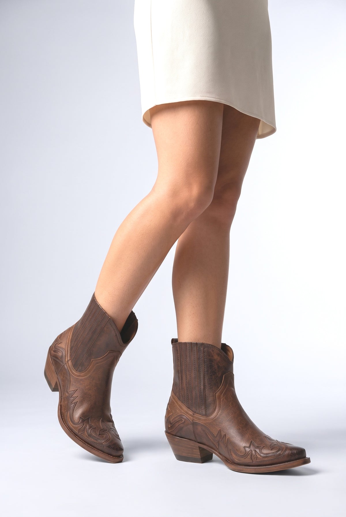 Women's Boots, worn, shown to scale