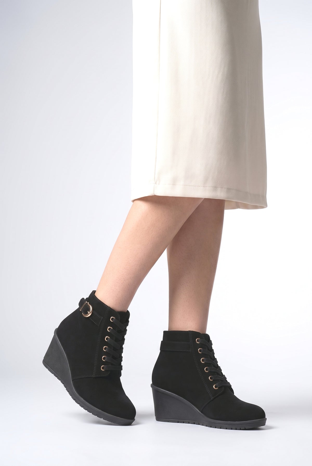 Ankle Boots, worn, shown to scale