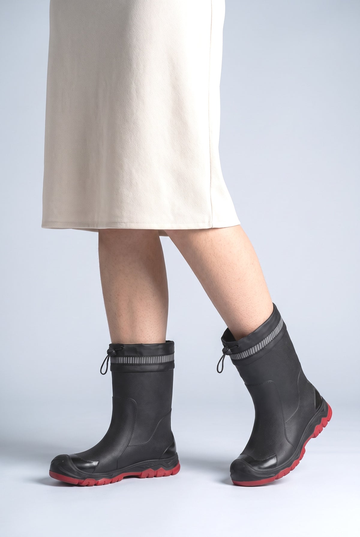 Women's Boots, worn, shown to scale