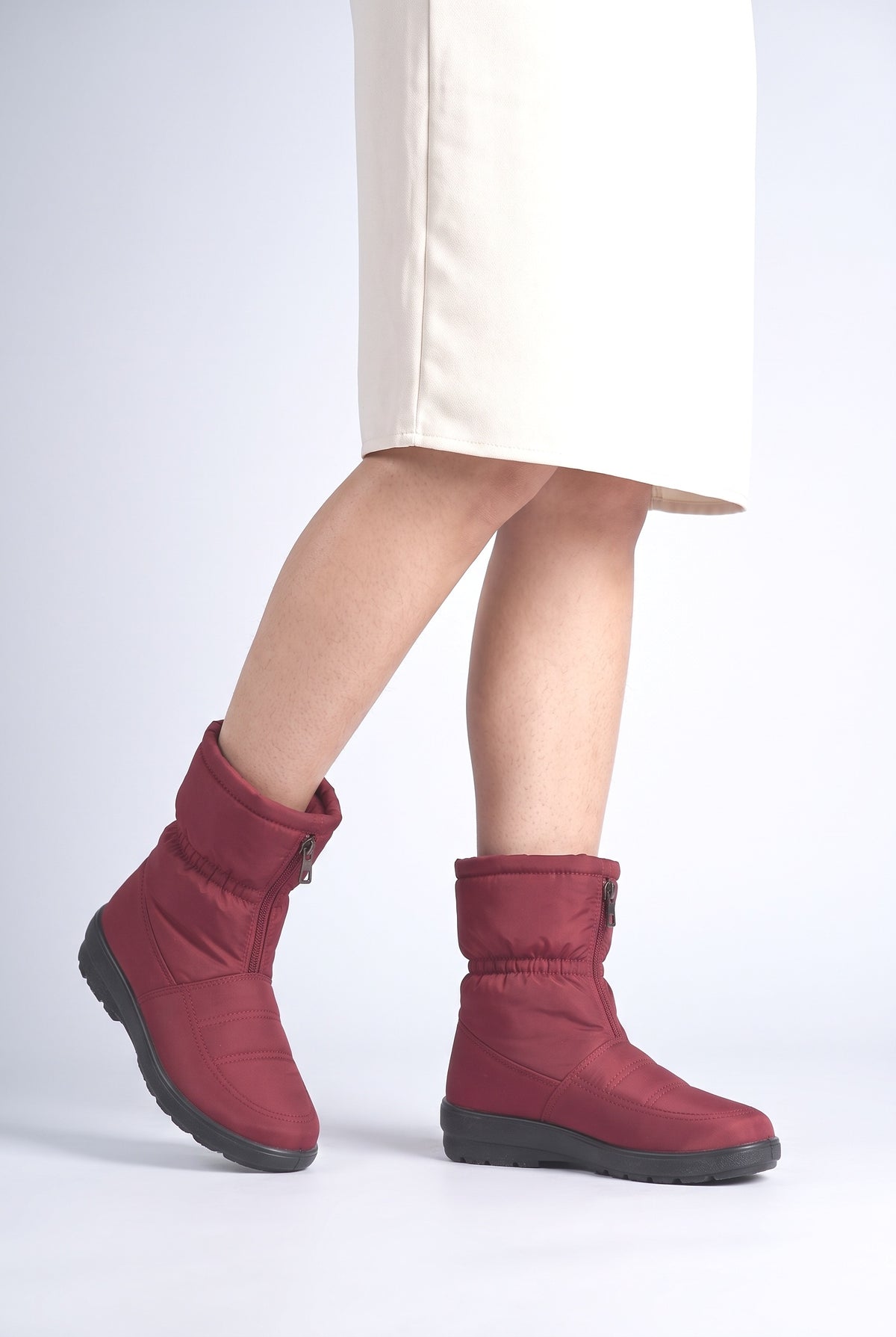 Women's Boots, worn, shown to scale