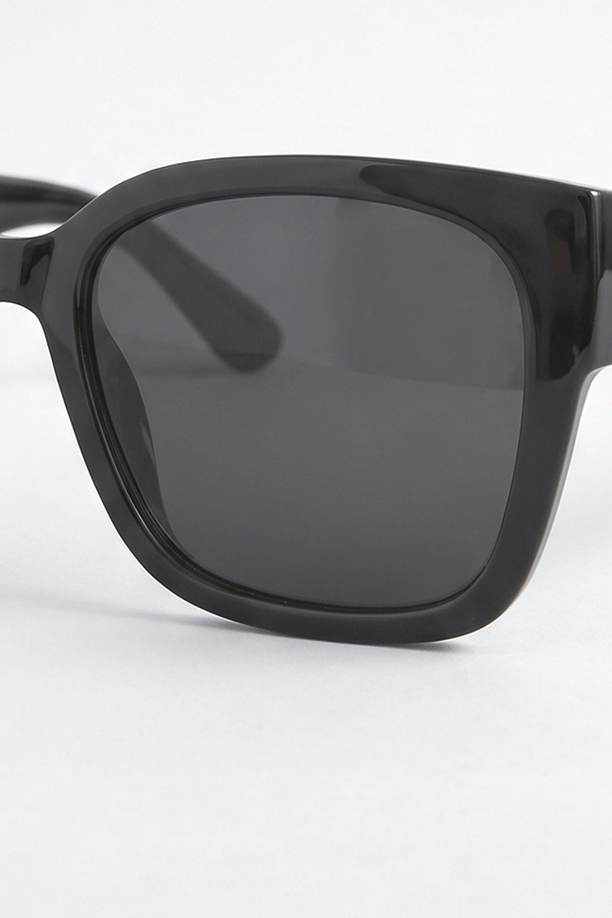 Sunglasses Women, fabric detail
