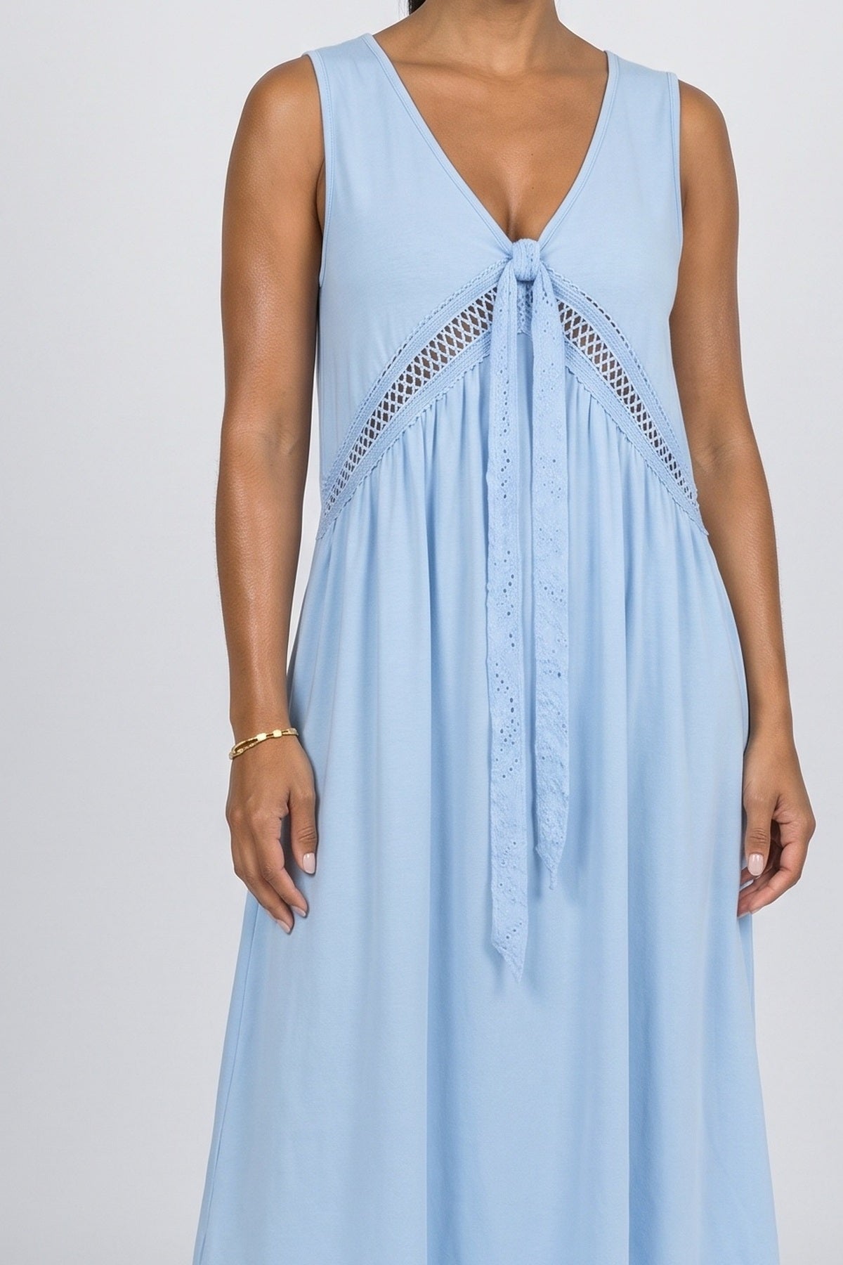Lace V-Neck Sleeveless Midi Dress, fabric detail