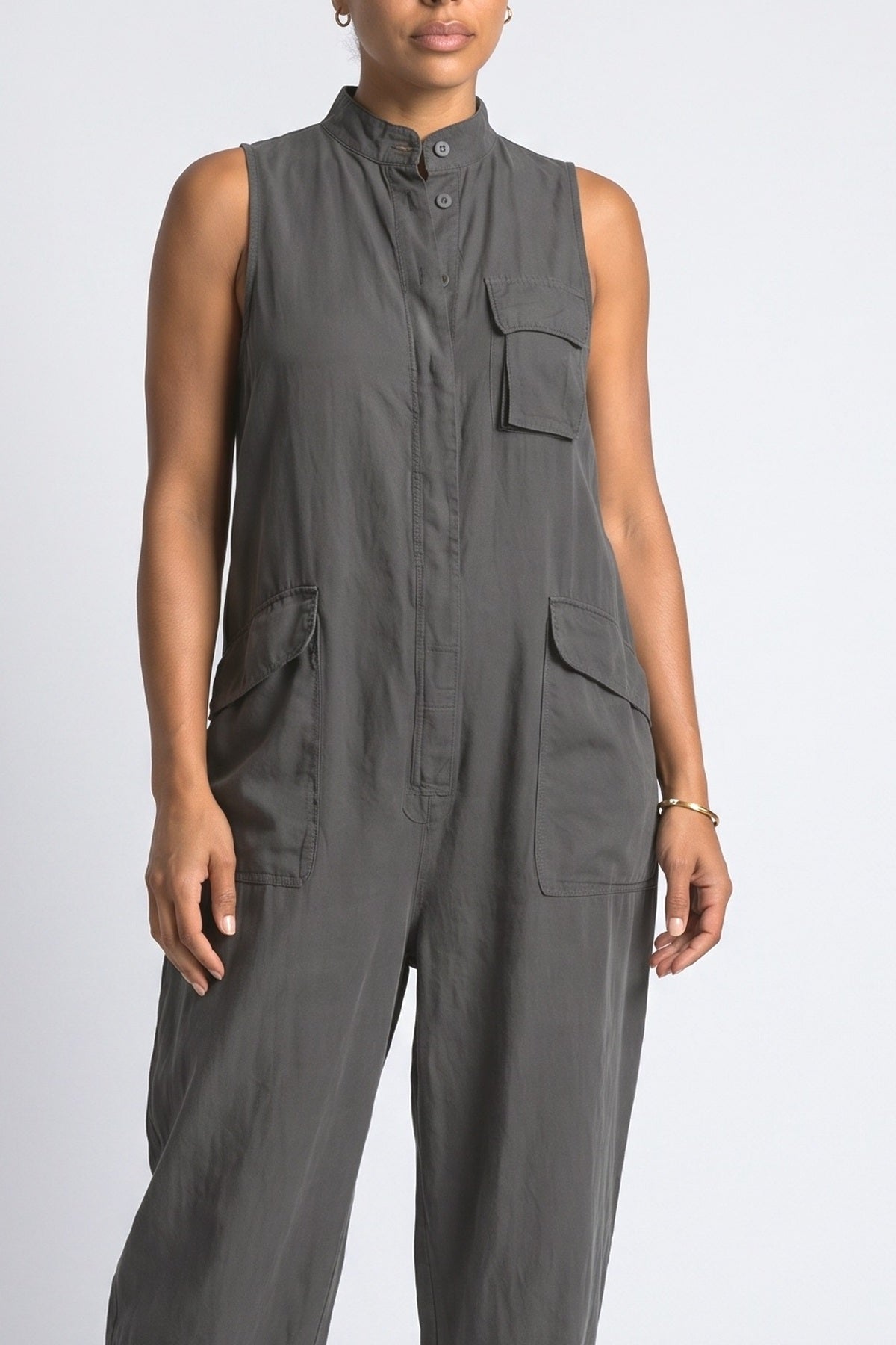 High Neck Flowy Jumpsuit, fabric detail