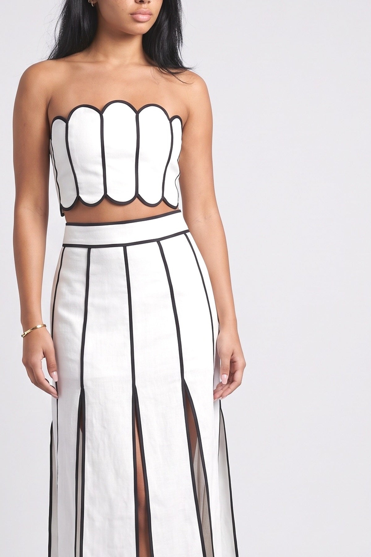 White Scallop Edge Two Piece Set, fabric detail