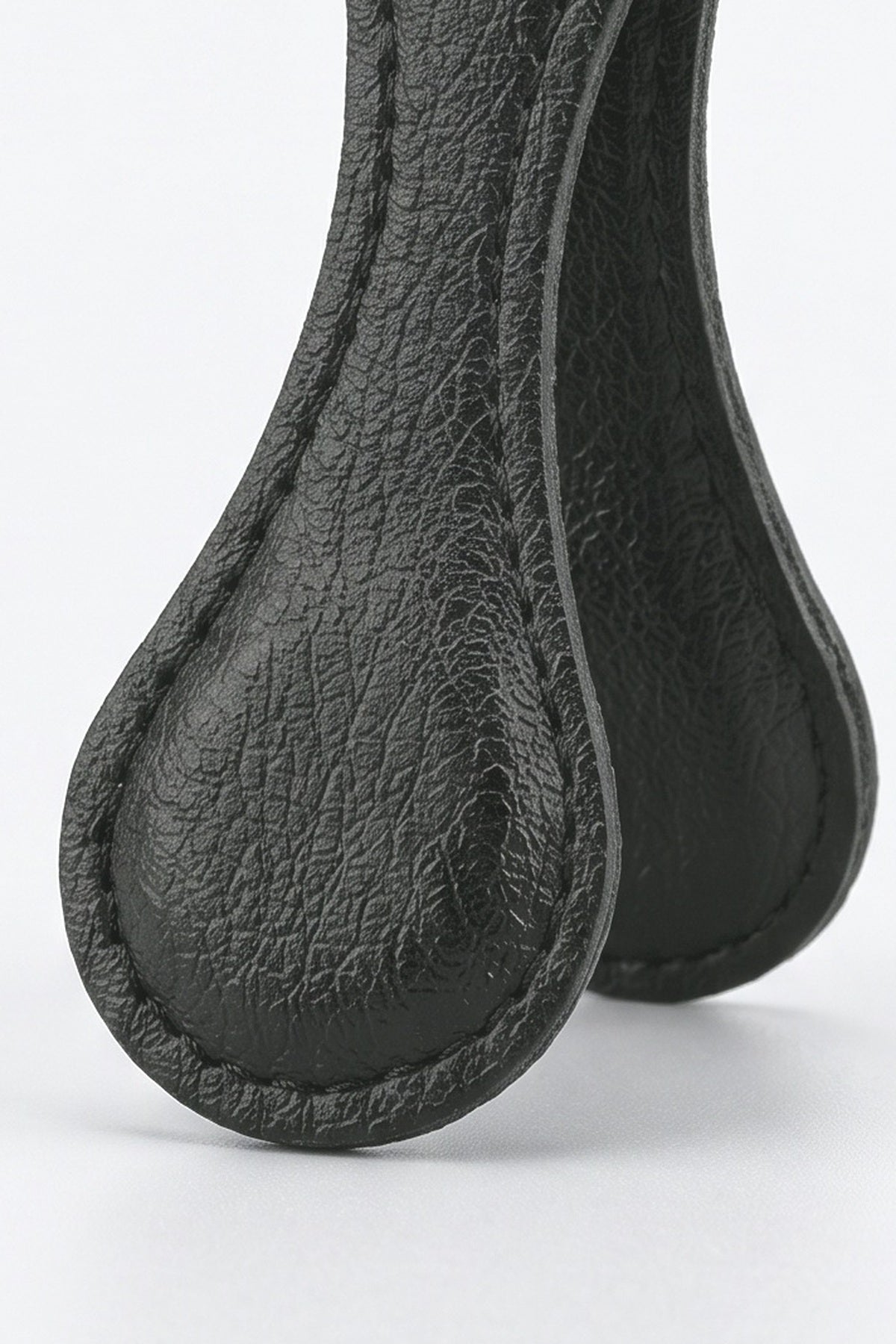 Relaxed Leather Belt Women, fabric detail