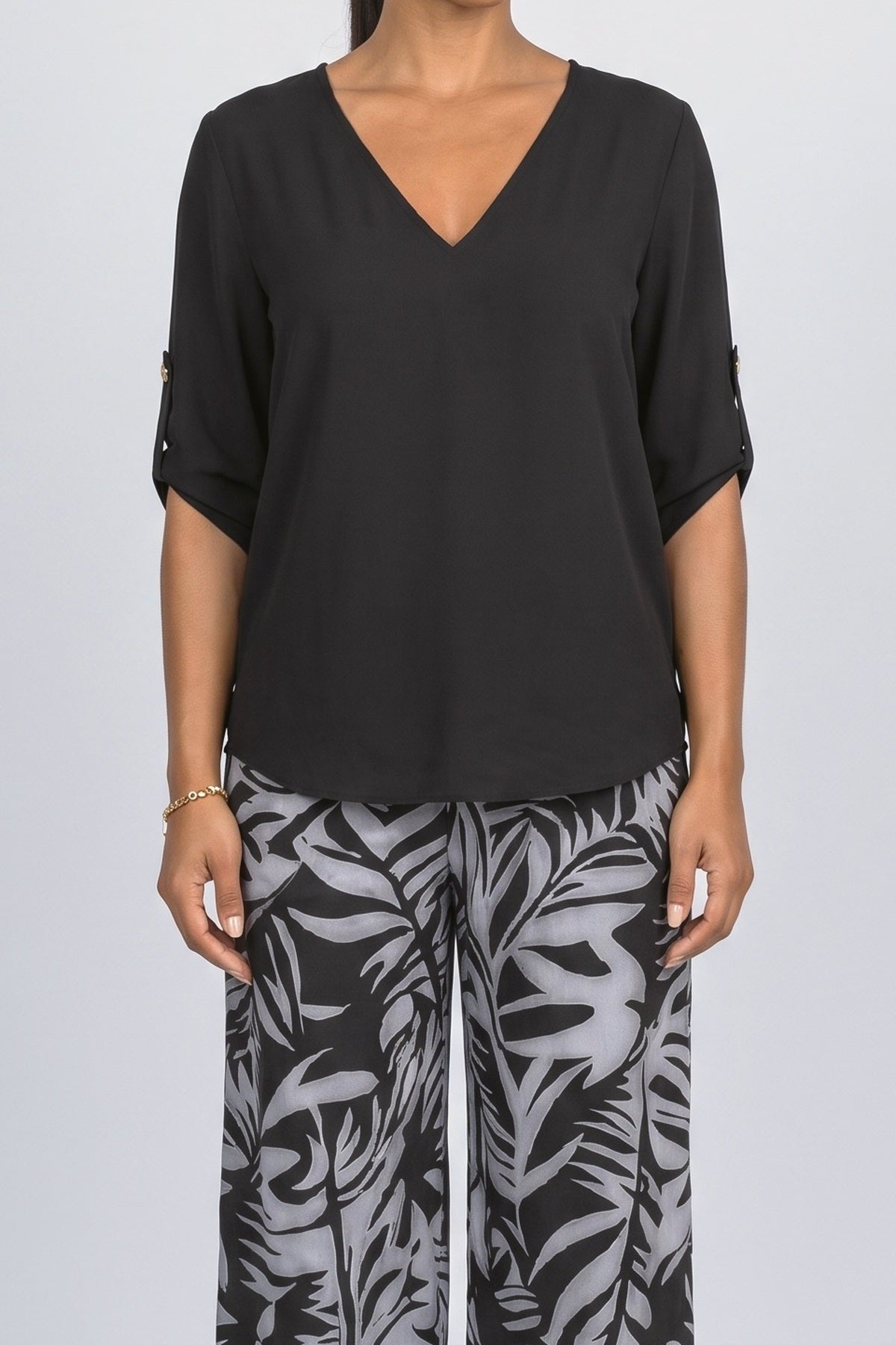V-Neck Two Piece Outfit, fabric detail