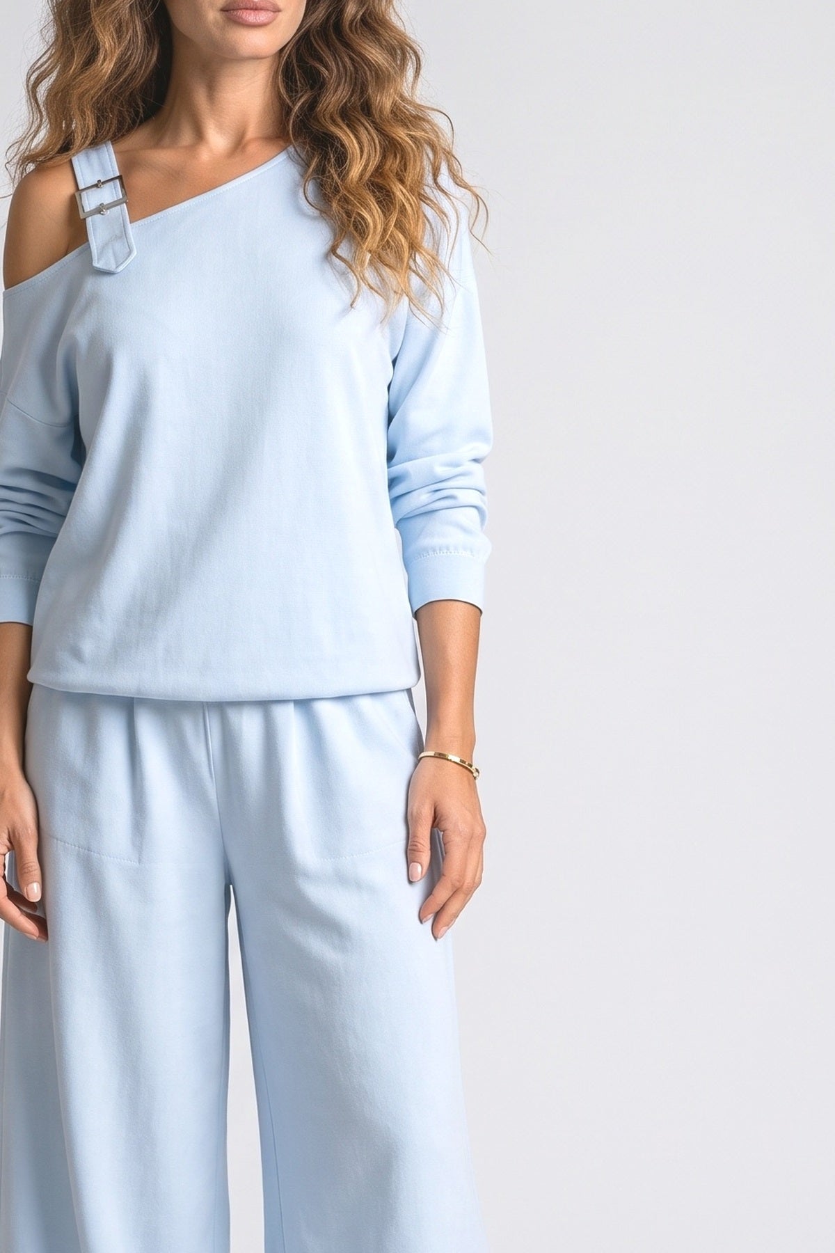 One-Shoulder Two Piece Outfit, fabric detail