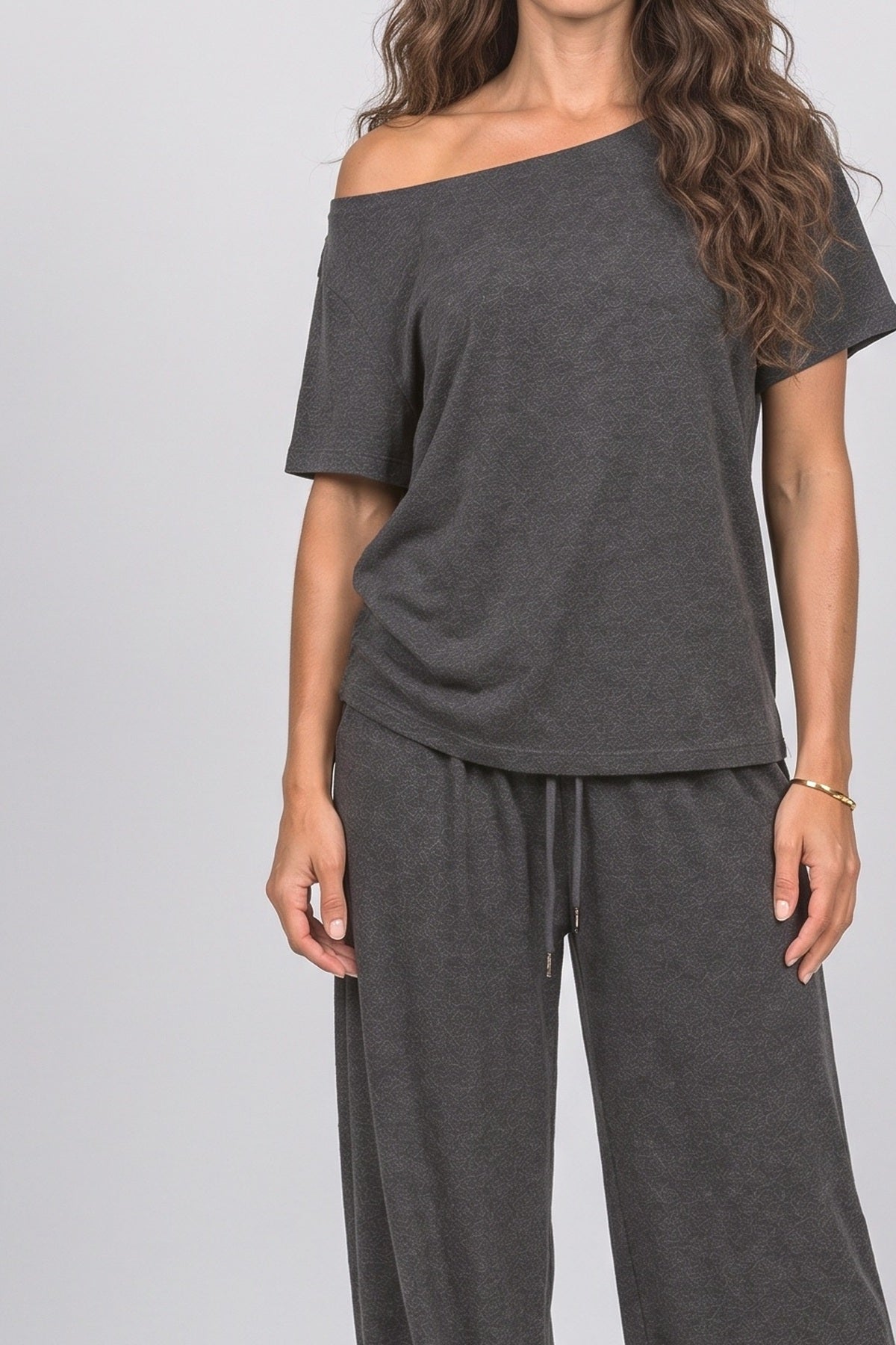 Off-Shoulder Two Piece Outfit, fabric detail