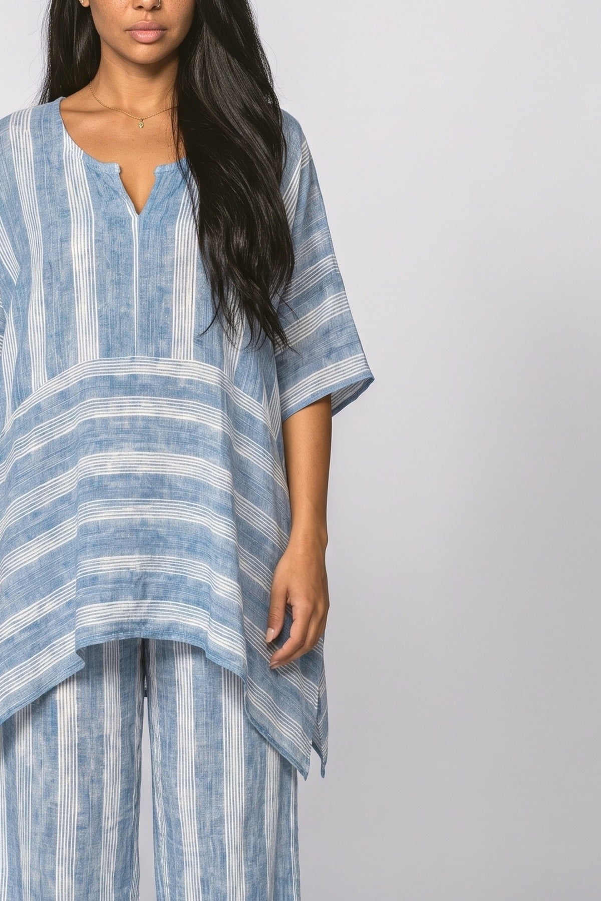 V-Neck Striped Two Piece Outfit, fabric detail