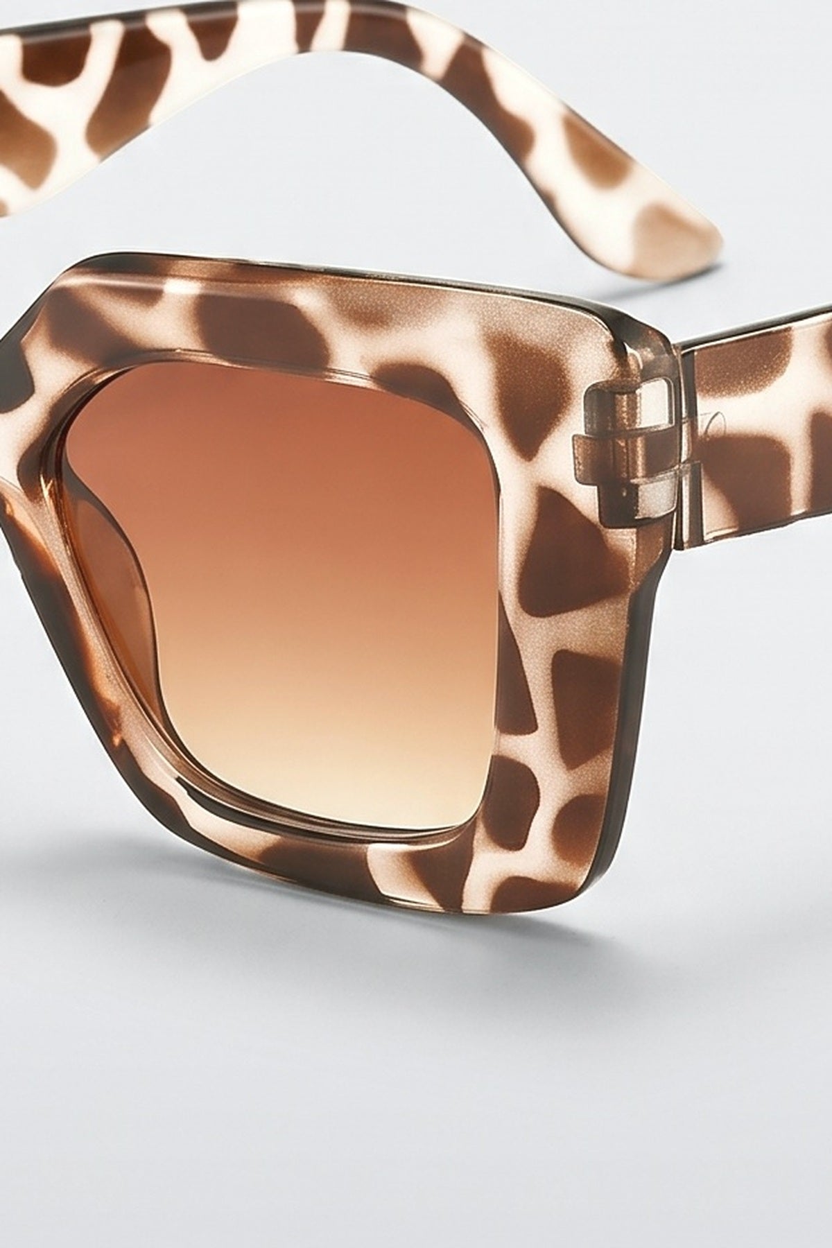 Leopard Oversized Sunglasses, fabric detail