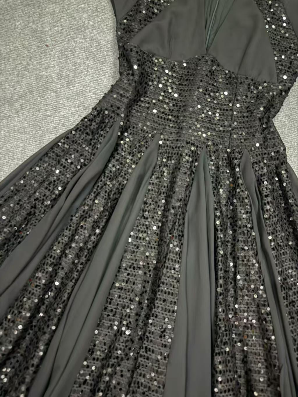 Black V-Neck Sleeveless Short Homecoming Dress