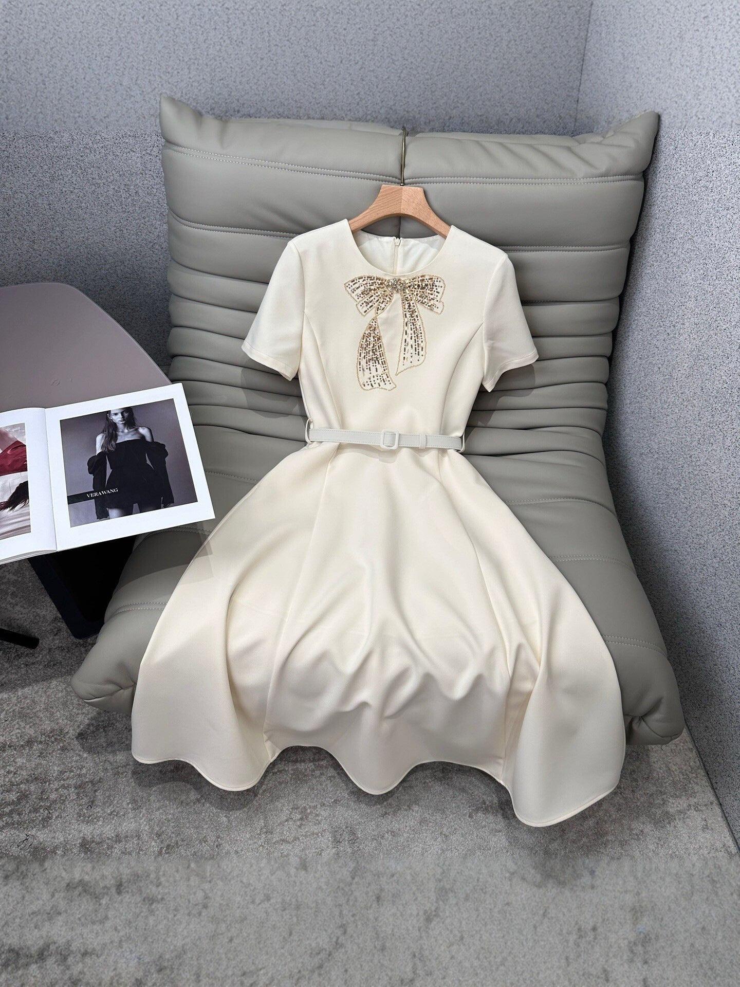 Black Round Neck Short Sleeve Graduation Dress