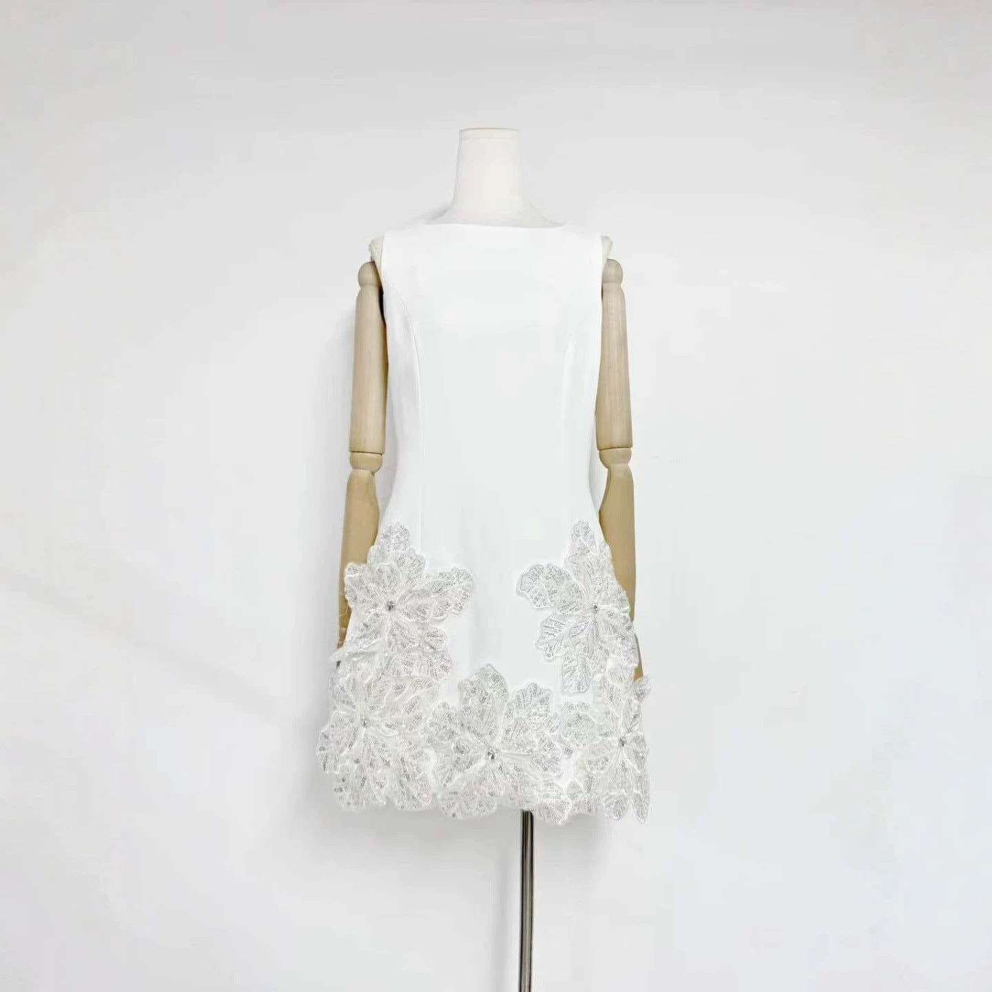 White Sleeveless Short Homecoming Dress