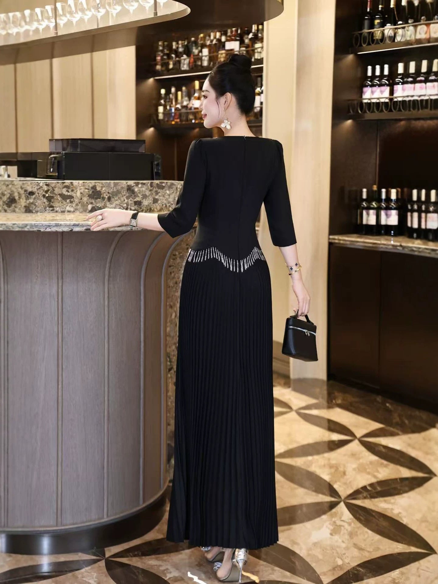 Black Round Neck Beaded Long Prom Dress